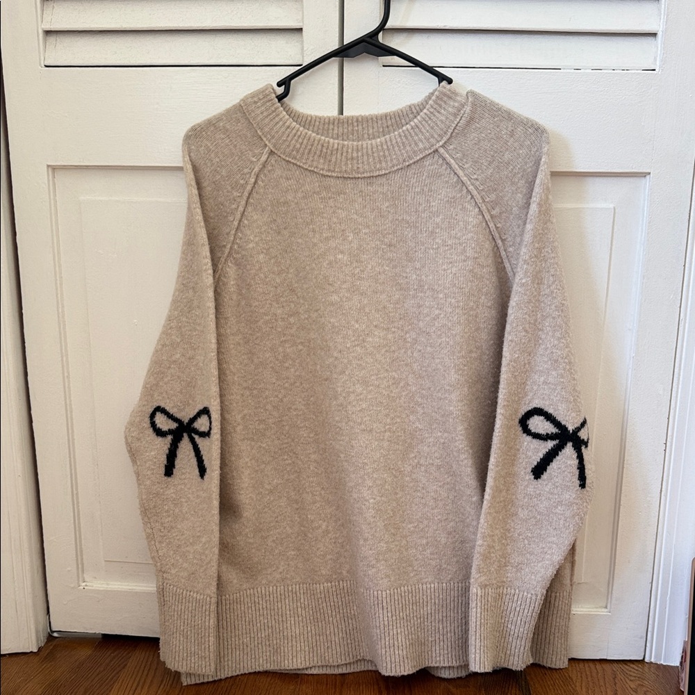 Aerie Cream and Black Crew Neck Sweater with Bow Accents